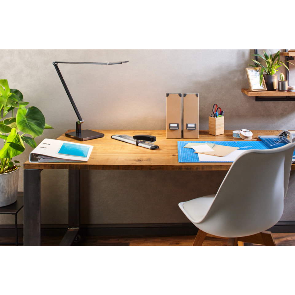 Schreibtisch, Büro, Arbeitsplatz, Lampe, Schere
