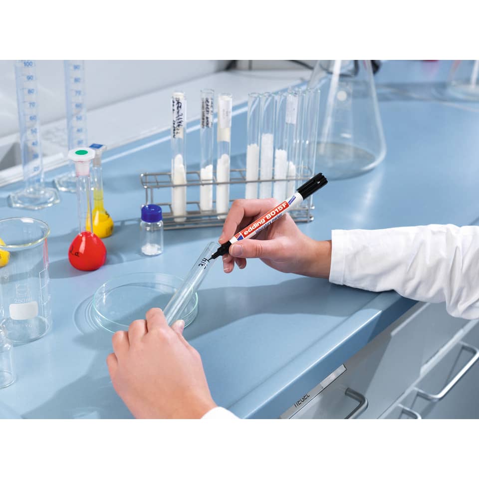 Labortisch, Pipette, Reagenzgläser, Flasche, Laboratorium