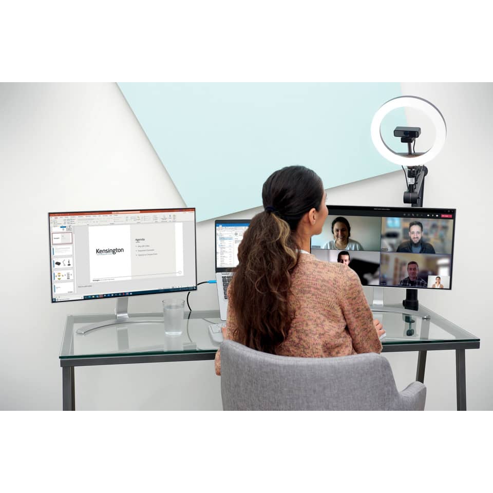 Homeoffice, Video-Konferenz, Ringleuchte, Schreibtischsetup, Dualmonitor