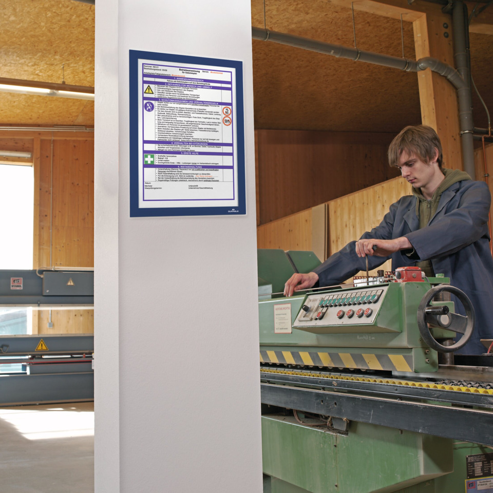 Industrieroboter, Werkzeugmaschine, Bedienfeld, Schraubendreher, Werkstatt