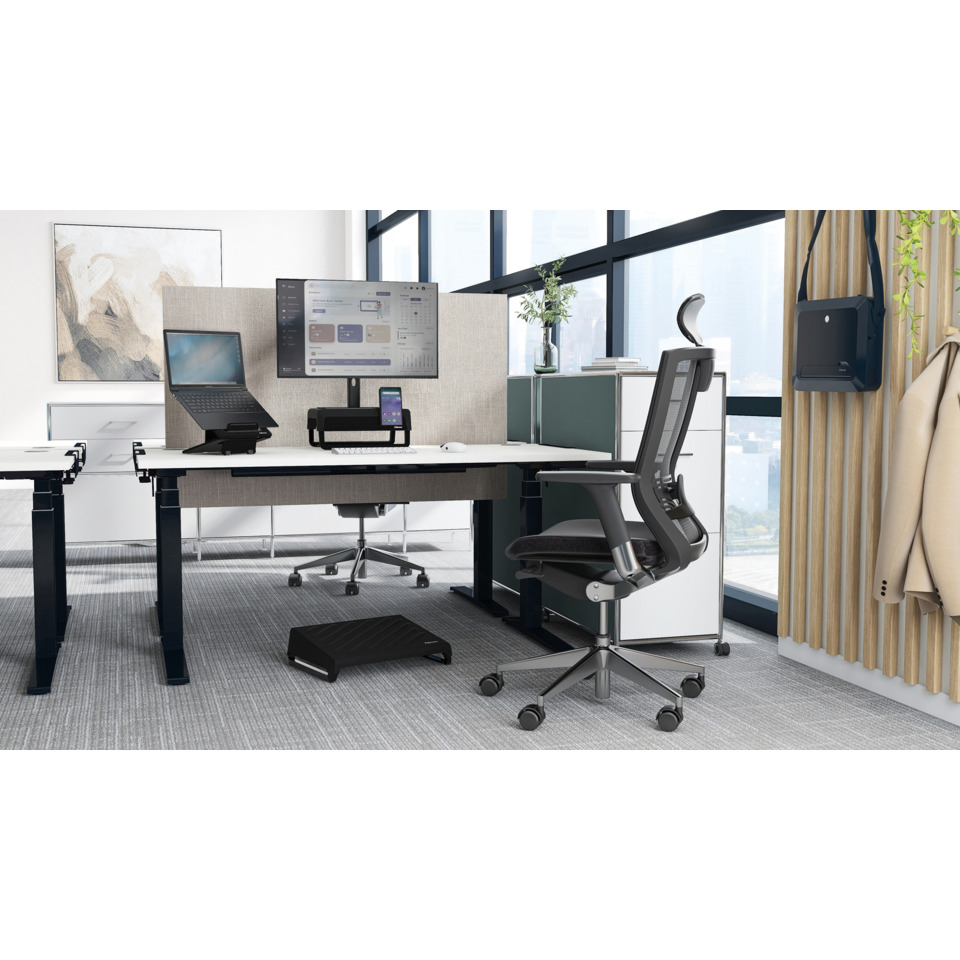 office, desk, ergonomischer_stuhl, monitor, Laptop