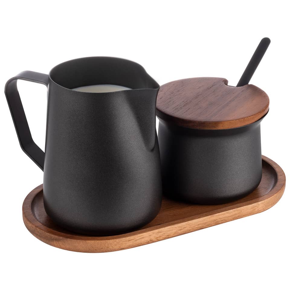 Karaffe, Milchkännchen, Sahnetopf, Holzunterlage, Set