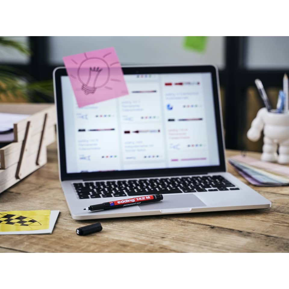 Laptop, Arbeitsplatz, Offenes Notizbuch, Markerstift, Haftnotiz