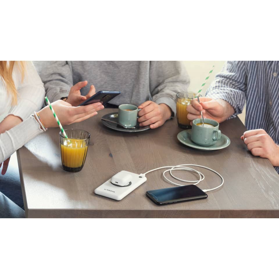 Tisch, Kaffee, Getränke, Handy, Ladegerät