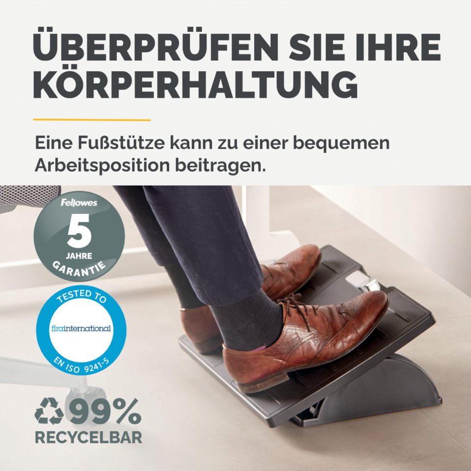 stehender Schreibtisch, fußstütze, büro ergonomie, recycelbar, schuhe auf tretbelag