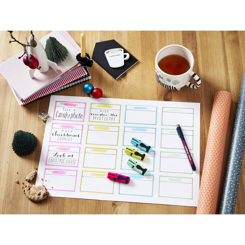 Planerboard, Notizenblatt, Buchstabenmarker, Keks, Tee