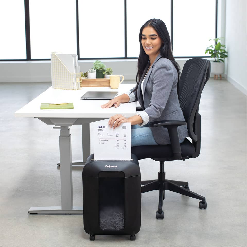 office, desk, employee, rechner, rechnungen