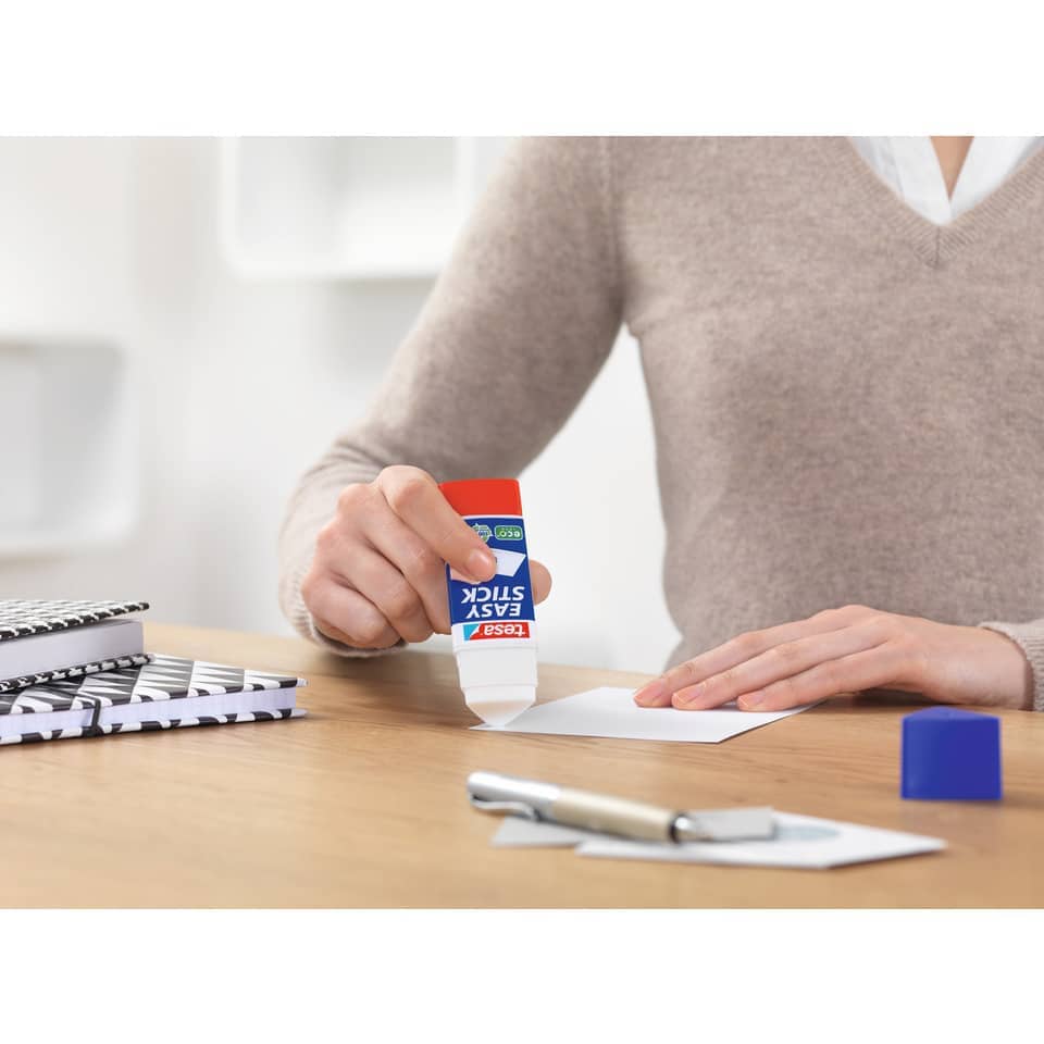 Klebstift, Klebesticks, Schulsachen, Papierarbeiten, Schreibtisch
