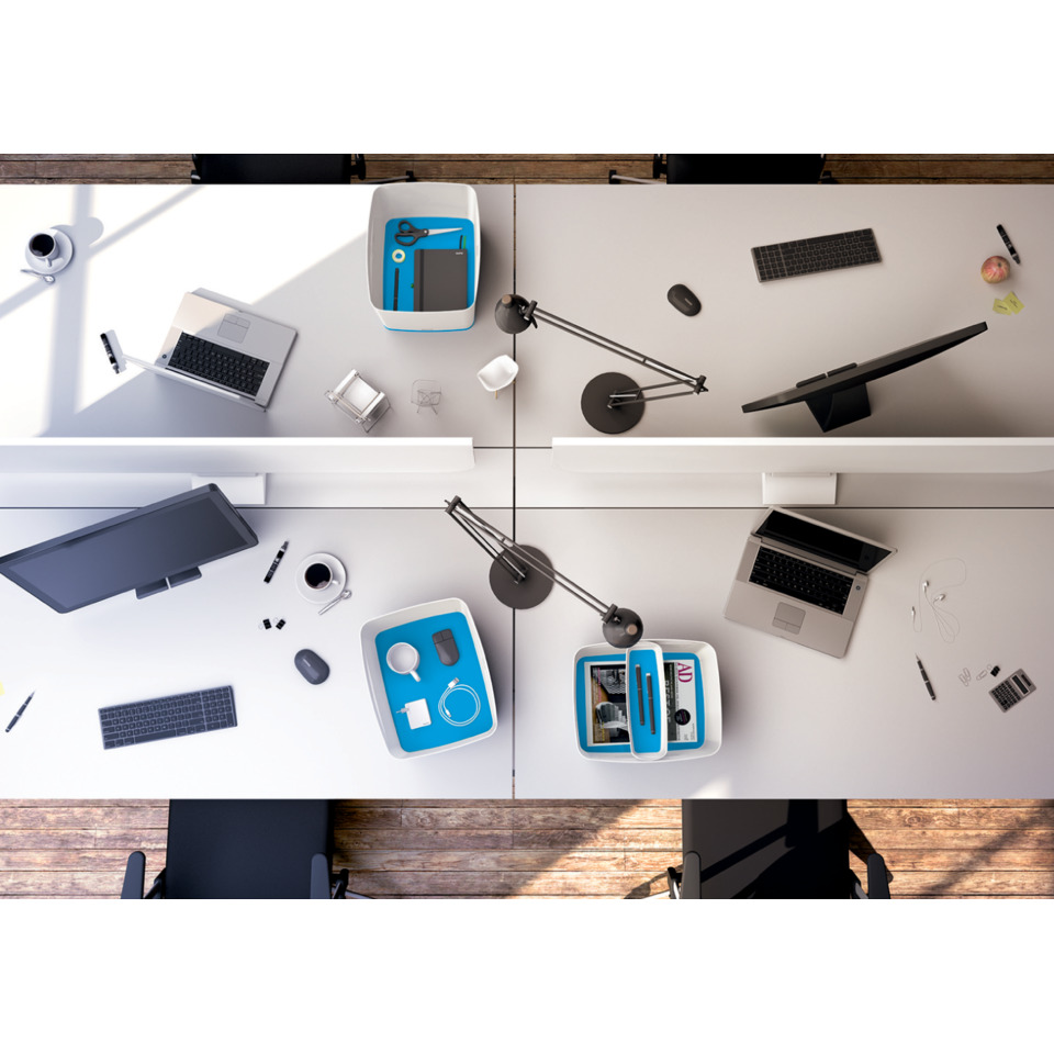 Schreibtisch, Arbeitsplatz, Laptops, Monitore, Bürobedarf