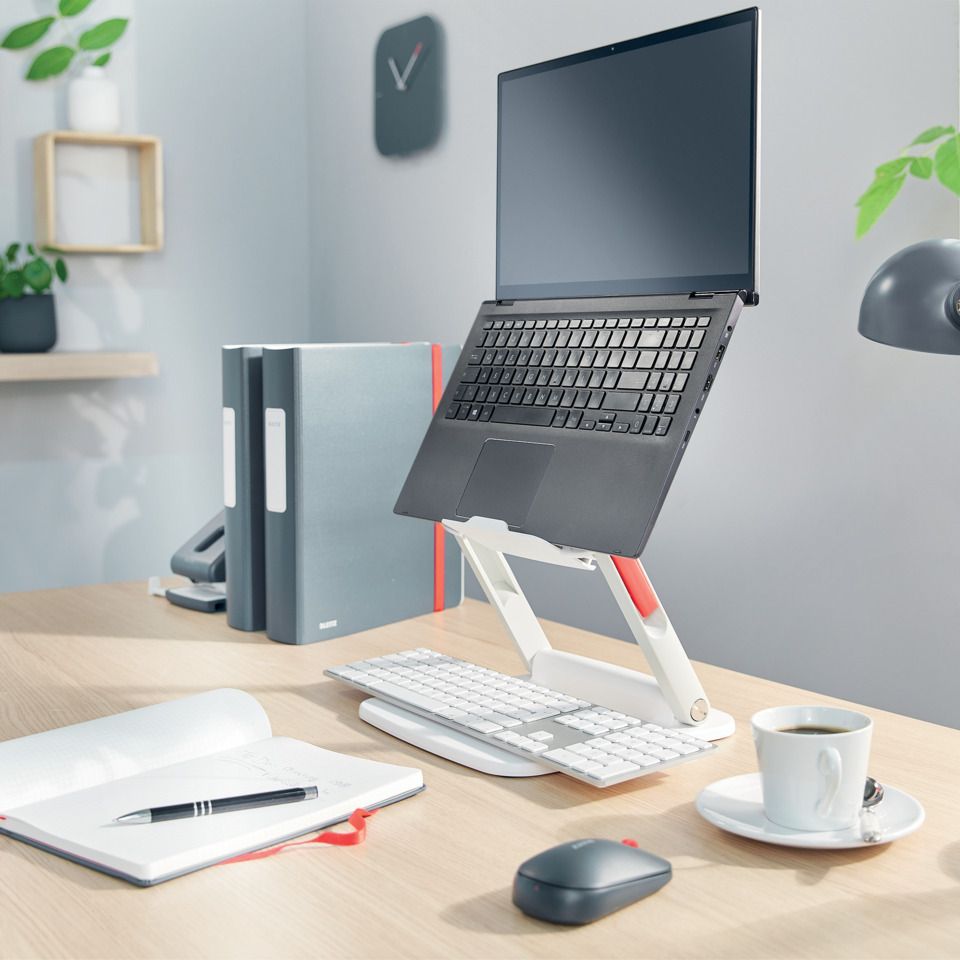 laptopp, monitor, keyboard, maus, kaffee