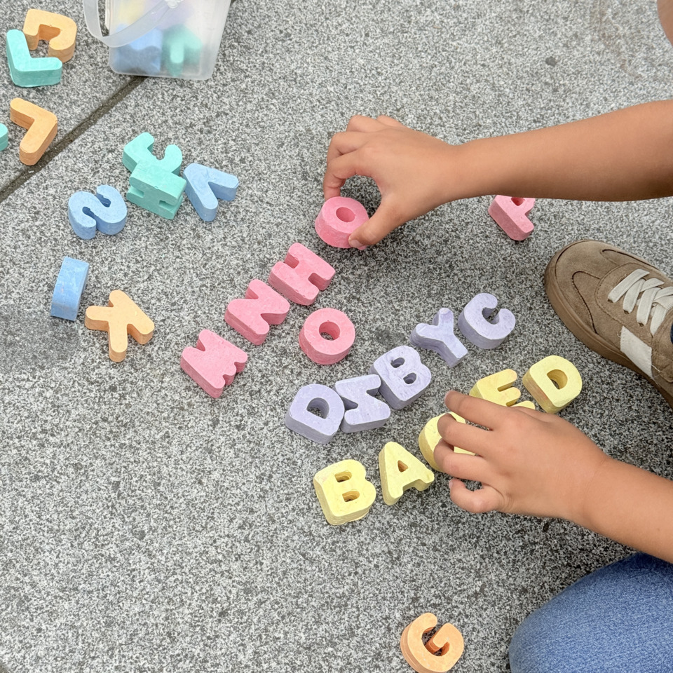 Holzbuchstaben, Buchstaben, Bastelmaterial, Kunststoffbuchstaben, Kinderbastelbedarf