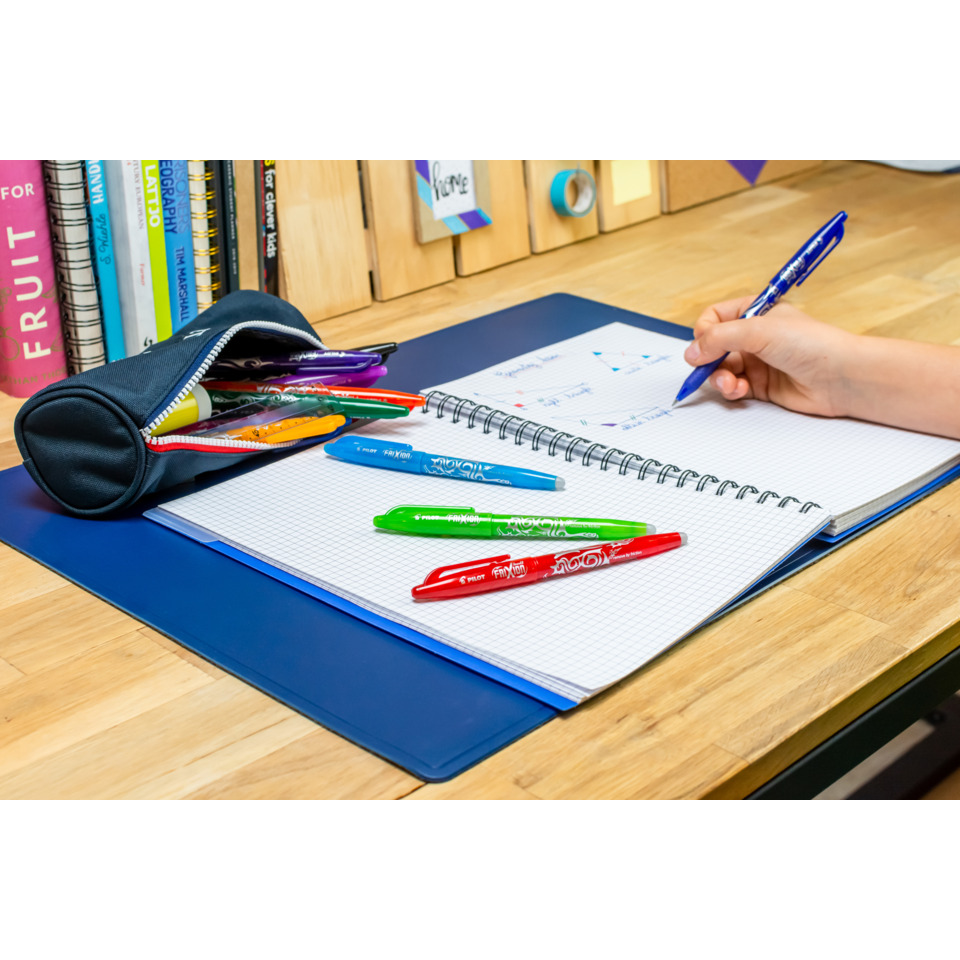 Schulmaterial, Notebook, Spiralblock, Kugelschreiber, Schulsetup