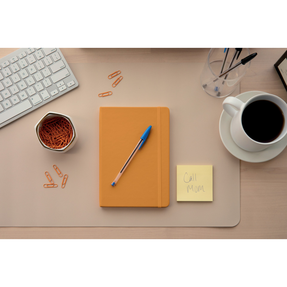 Notizbuch, Orangene Softcover, Kugelschreiber, Kaffeemug, Schreibtisch-Organizer