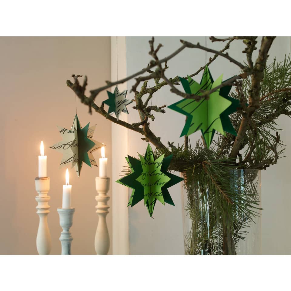 weihnachtsdeko, sternanhänger, kerzen, zweigdekoration, grün