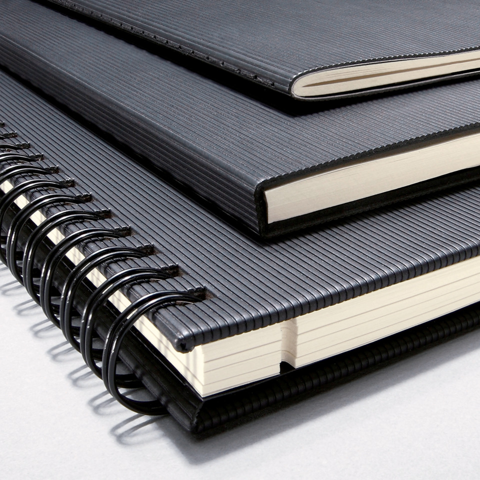 Notizbuch, Spiralbindung, Schwarz, Hardcover, linierte Seiten