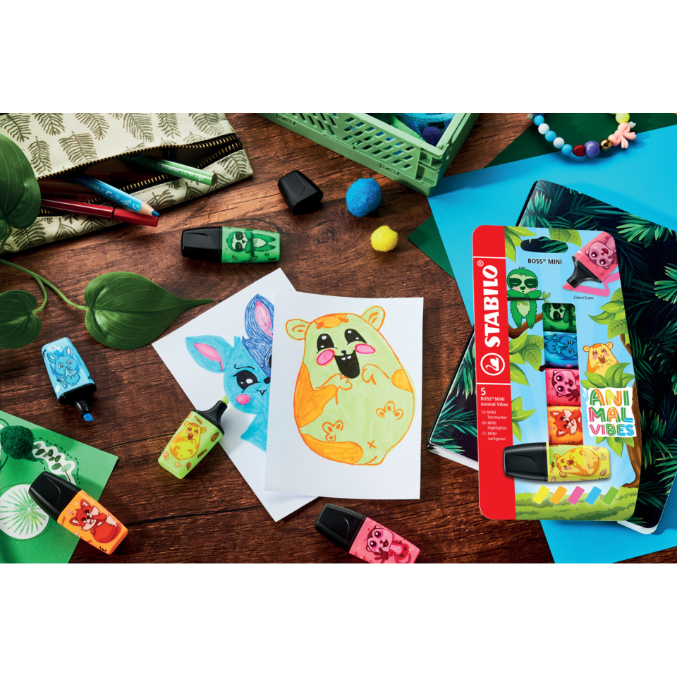 Farbstifte, Buntstifte, Malblock, Klebezeug, Bastelset