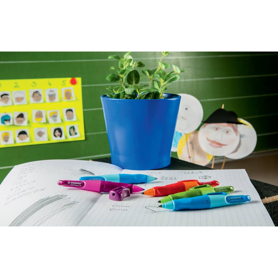 Marker pens, Colored pens, Notebook, Plant pot, Schreibtischunterlage