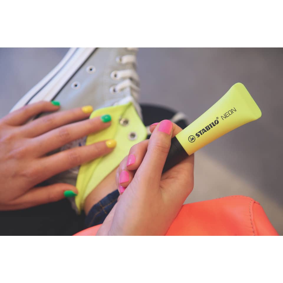 Sneaker, Schuhputzstift, Neon, Leder/Nikon?, Gummi?