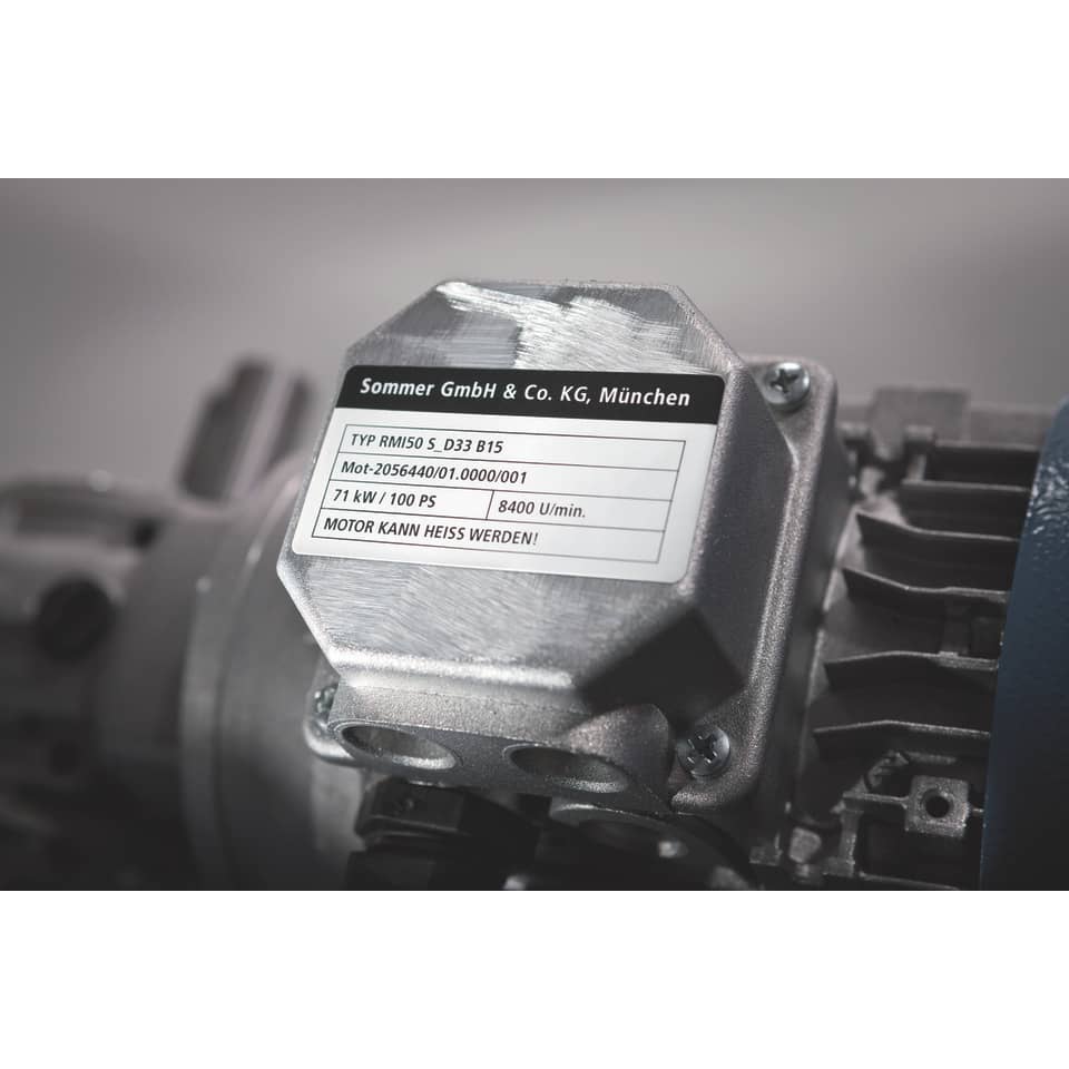 elektrischer Motor, Metallgehäuse, Beschriftung, Industriemotor, blau-graue Oberfläche
