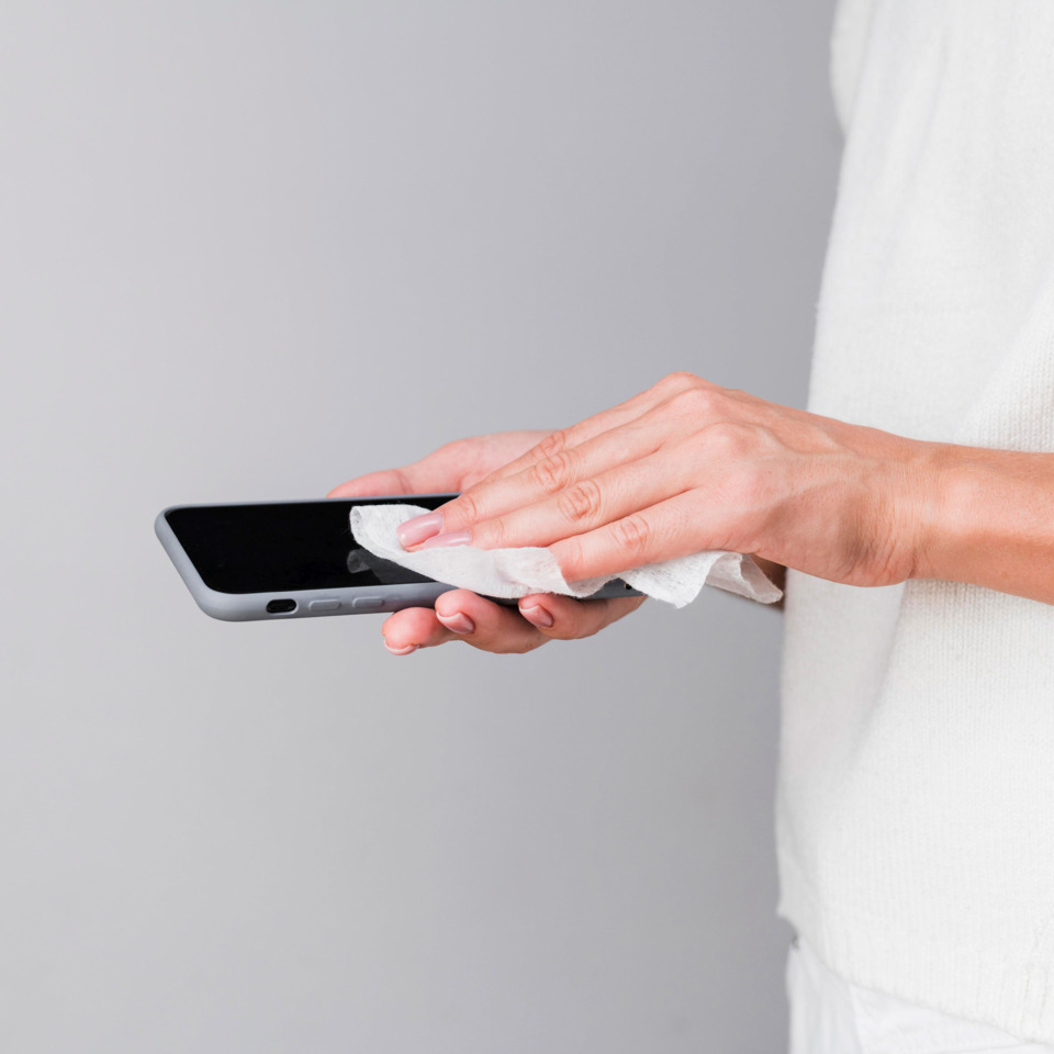 Smartphone, Touchscreen, Phone case, Cleaning cloth, White