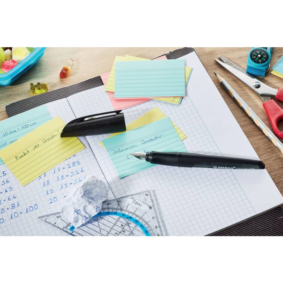Schultafel-Layout, Schreibmaterial, Bleistift, Taschen-Notizen, Lineal