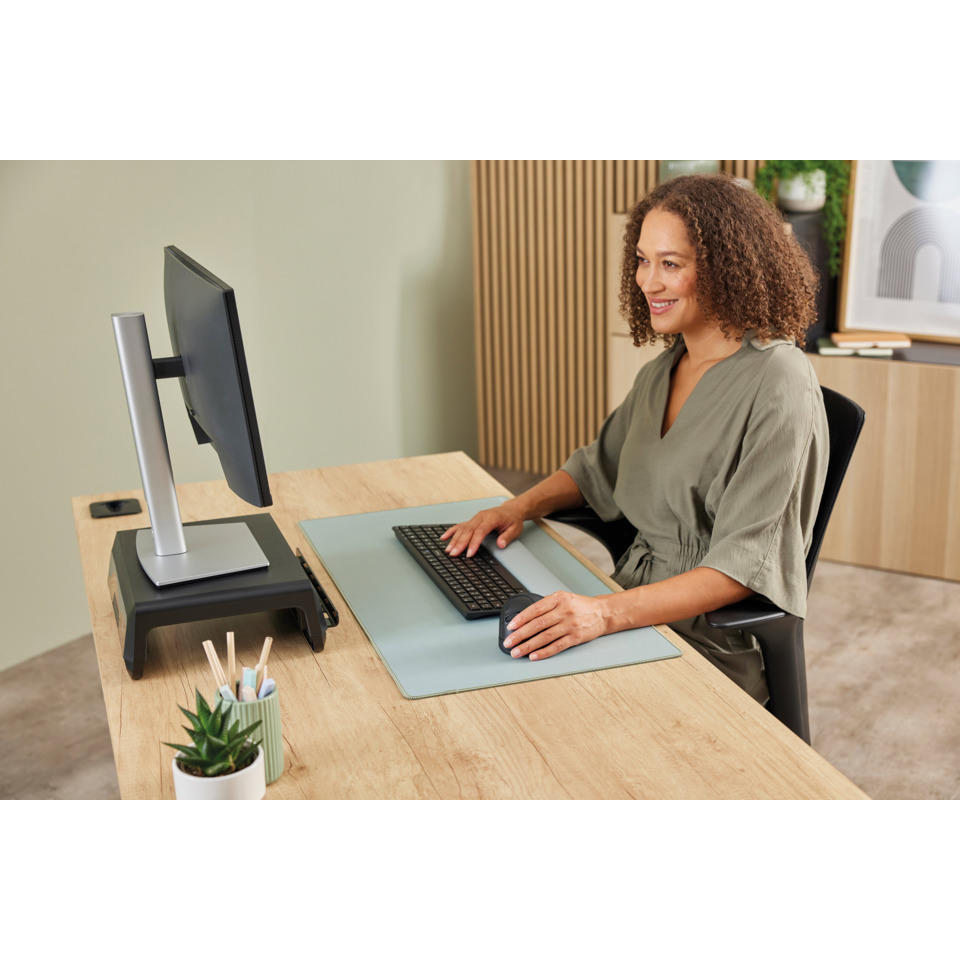 Schreibtisch-Setup, Arbeitsplatz, Computer-Arbeitsplatz, Monitor, Tastatur-Maus-Kombo