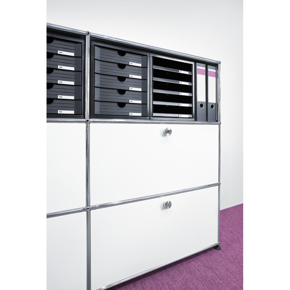 Schrank, Aufbewahrung, Datei-Schubladen, Metallrahmen, lila Teppich
