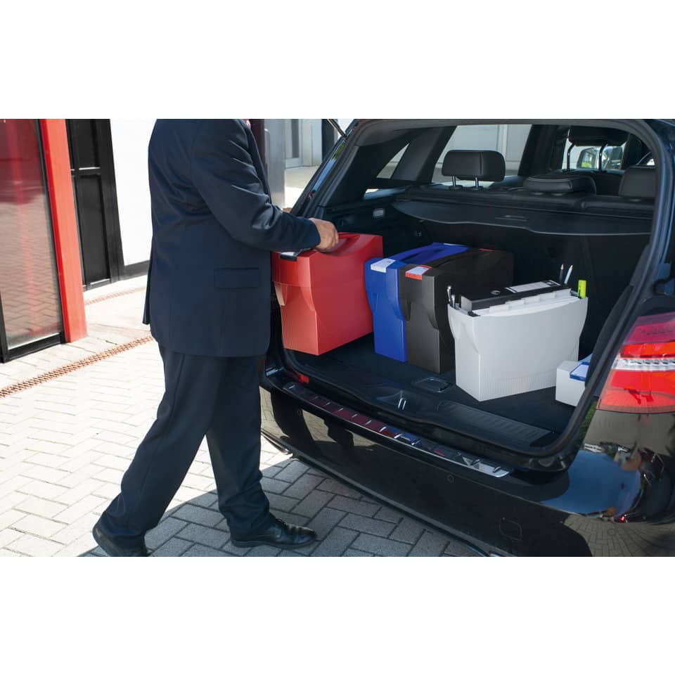 Erwachsener, Männlich, Mann, Person, Kofferraum