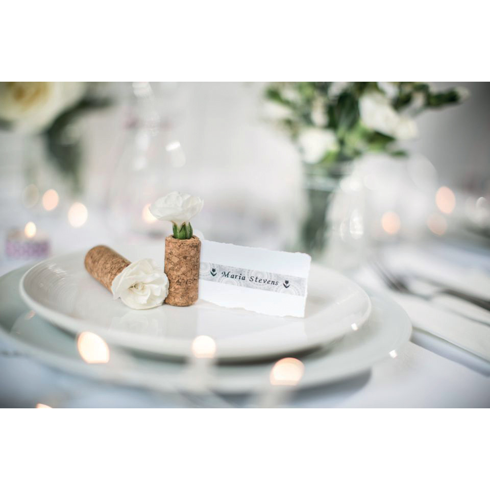 Tischdeko, Tischgedeck, Kork-Namensring, weiße Rose, Namenskärtchen