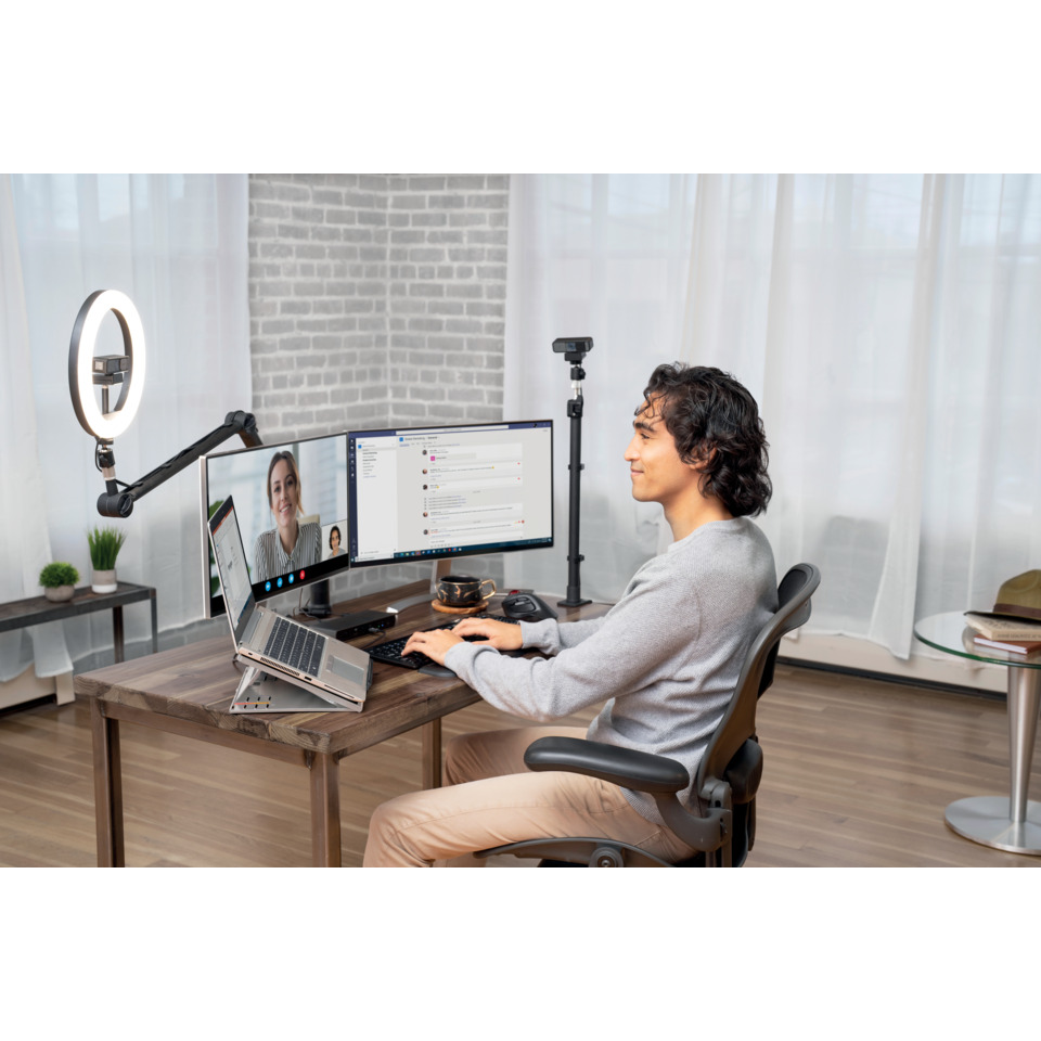 Arbeitsstation, Laptop, Monitor, Ringlicht, Kamera-Stativ, Arbeitsplatz, Streaming-Setup, Laptop, Monitor, Ringlicht