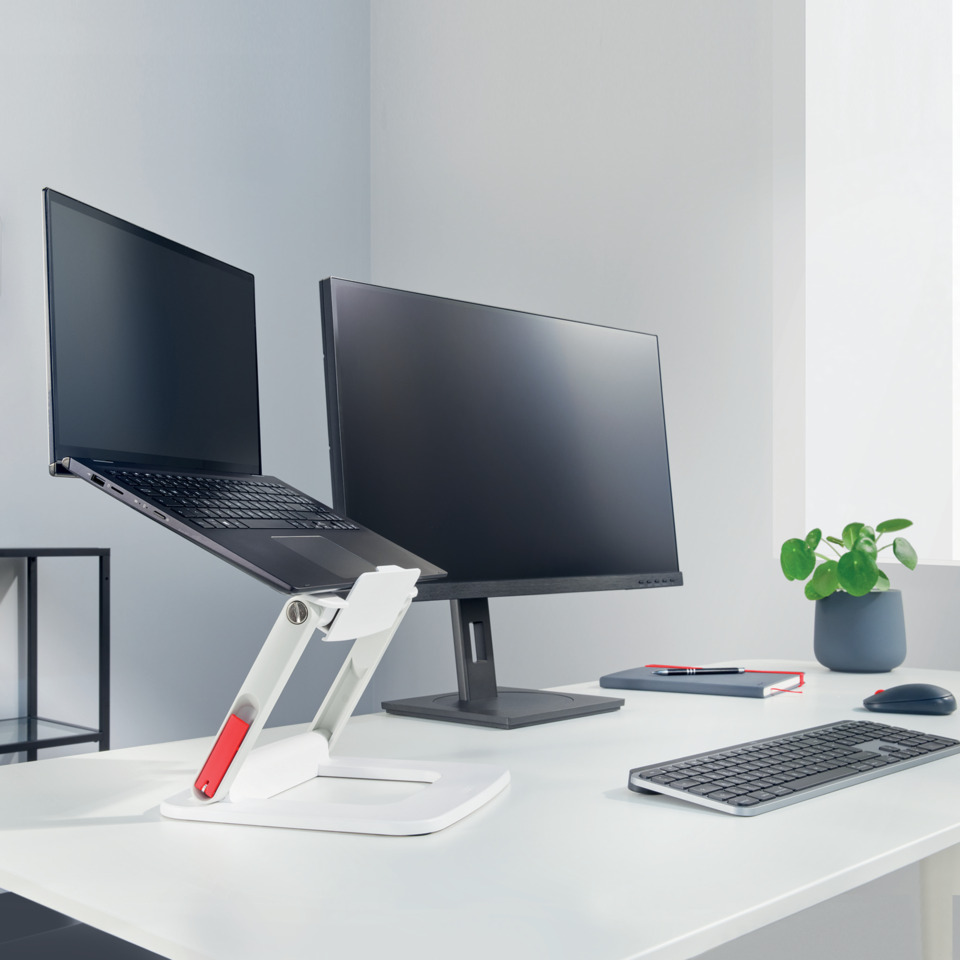 Schreibtisch-Setup, Monitor, Laptop, Stativ, Tastatur