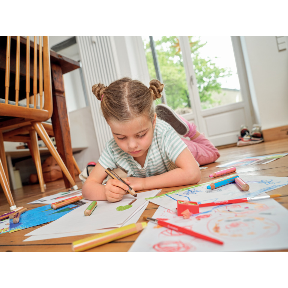 Kinderzeichnung, Drawing, Kunstmaterialien, Kreide, Papier