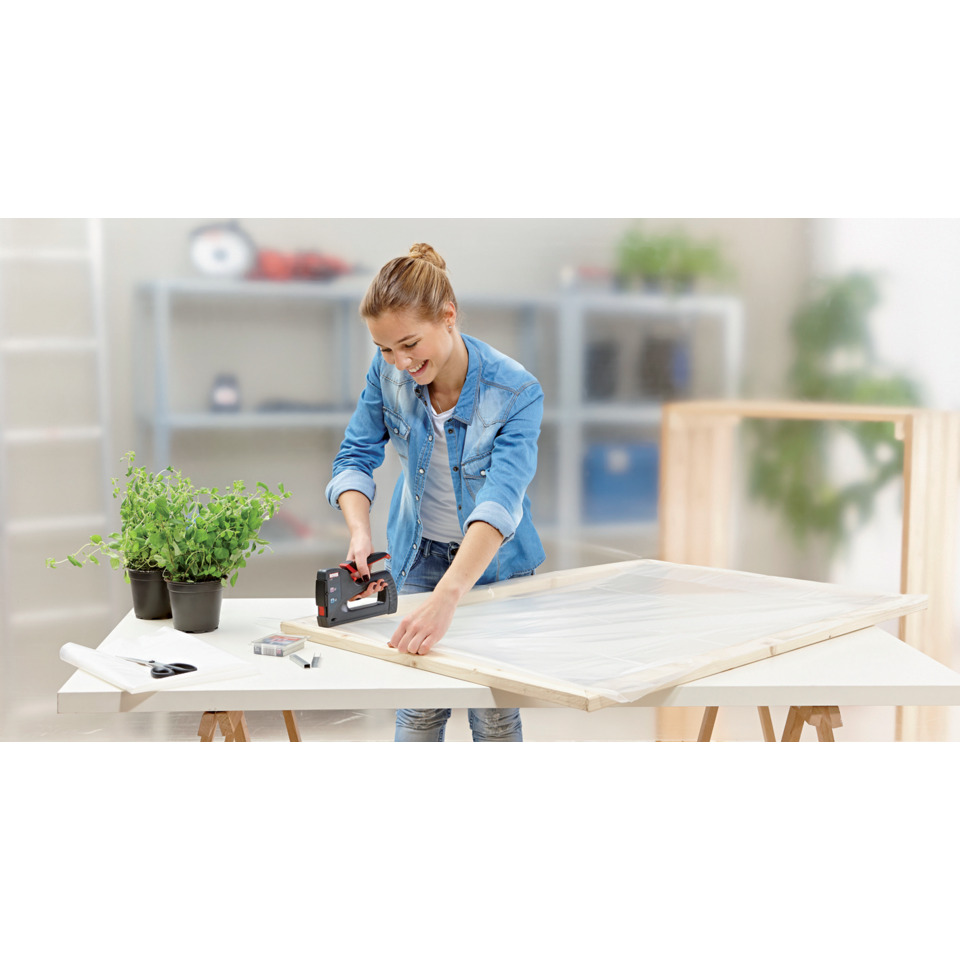 Arbeitsplatte, Tacker, Holzrahmen, Pflanzen, Werkbank