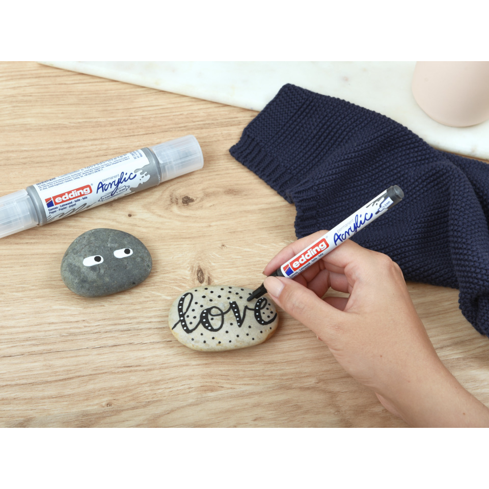 rock, paint, marker, herz, liebe, acrylic marker, rock painting, hand lettering, stone art, love on rock