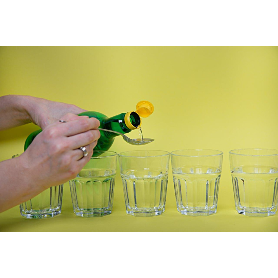 Gläser, Saftglas, Wasserglas, Spiegel?, Grünes Glas