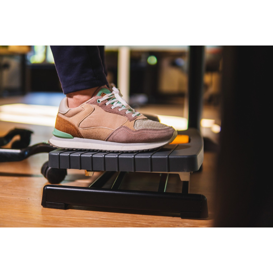 Schuhwerk, Schuh, Sneaker, Drinnen, Innenarchitektur