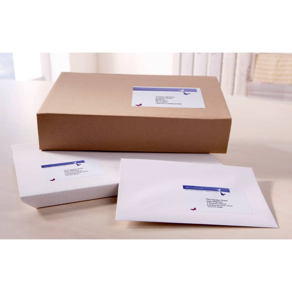 Box, Karton, weißes Umschlag, Etiketten, Verpackung