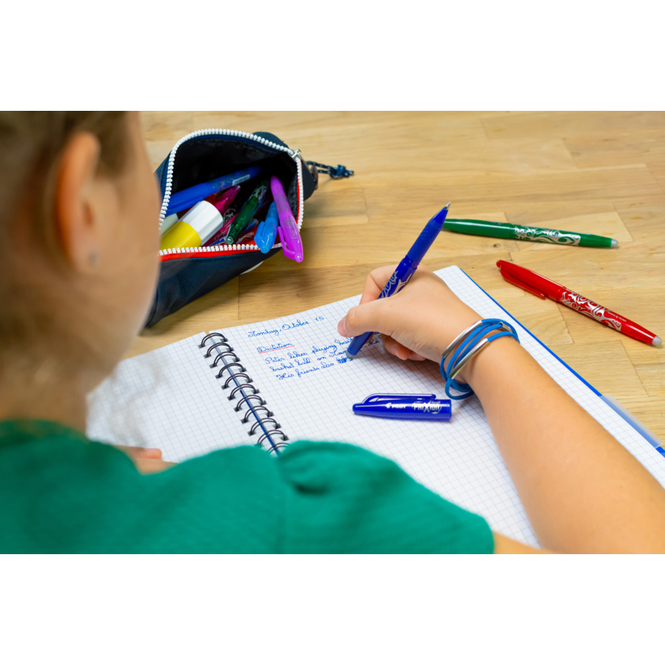 Schreibheft, Graph-Papier, Kugelschreiber, Stift, Schreibutensilien