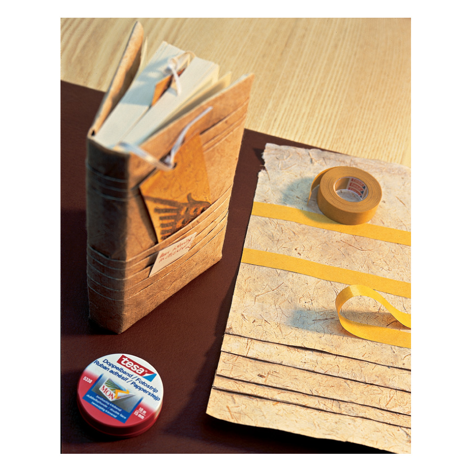Kartonage, Buntpapier, Klebeband, Tackerpapier, Bastelbedarf