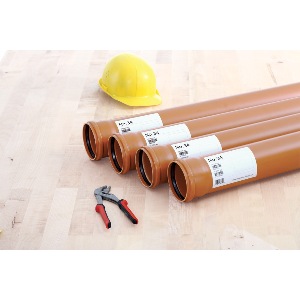 Konstruktionsrohre, PVC-Rohre, orange Rohre, Sicherheitshelm, Werkzeuge