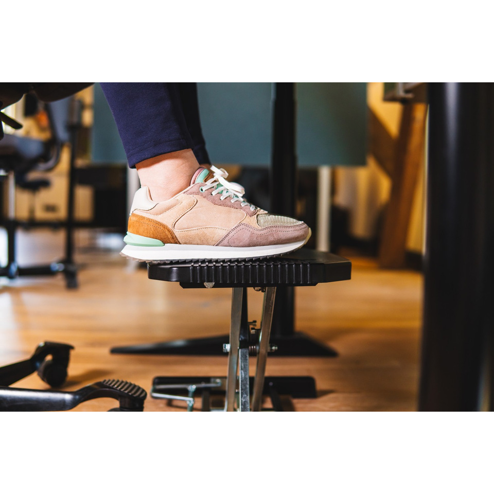 Schuhwerk, Schuh, Sneaker, Innenarchitektur, Person