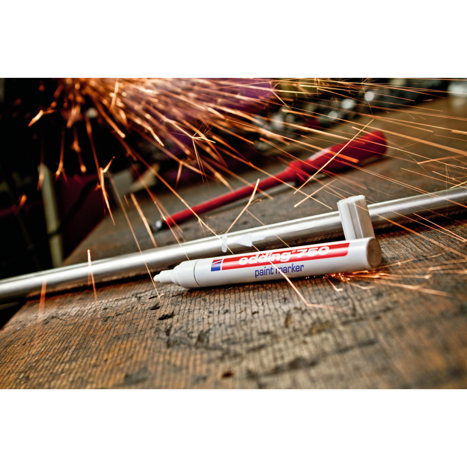 paint marker, weissmarker, funken, werkstatt, metallbearbeitung