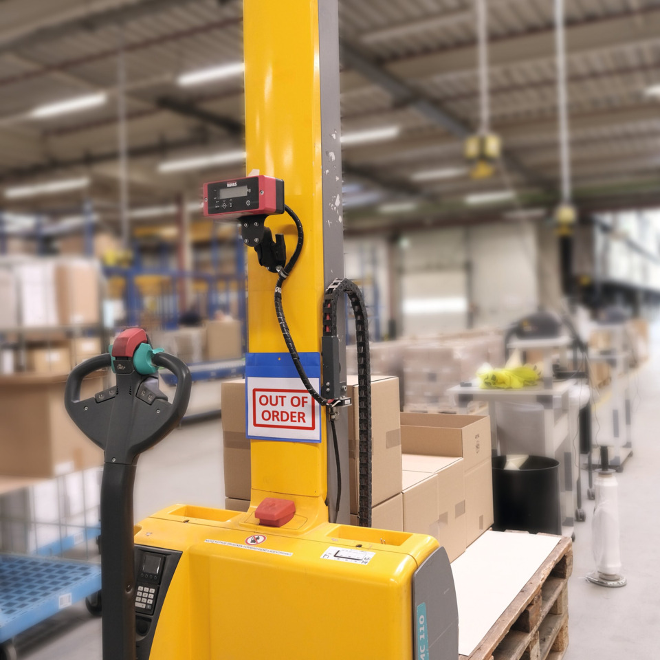 Gabelstapler, Hochregal, Industriequipment, Out of Order, Kartonenvorrat