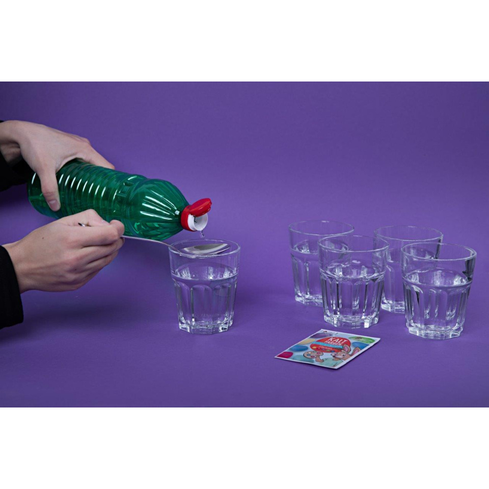 geta, spirit bottle?, green bottle, water pouring, glasses