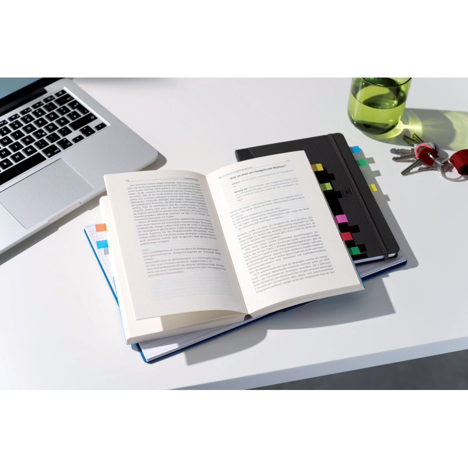 Buch, offenes Buch, Notizbuch, Laptop, Schreibtisch-Setup