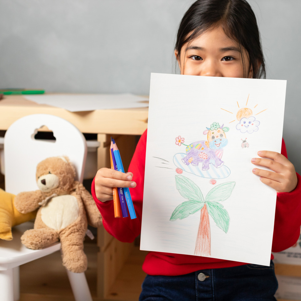 Kinderzeichnung, Papierskizze, Buntstifte, Teddy, Palme