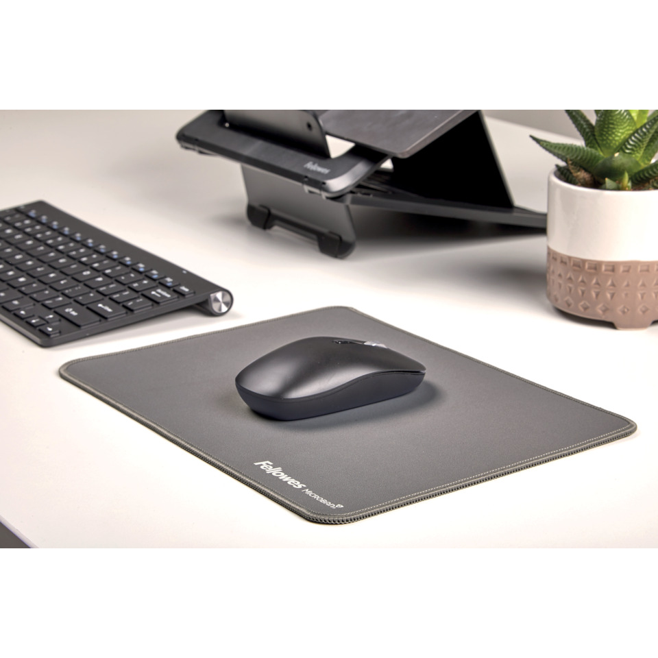 computer mouse, mauspad, kabellose maus, tastatur, schreibtisch-setup