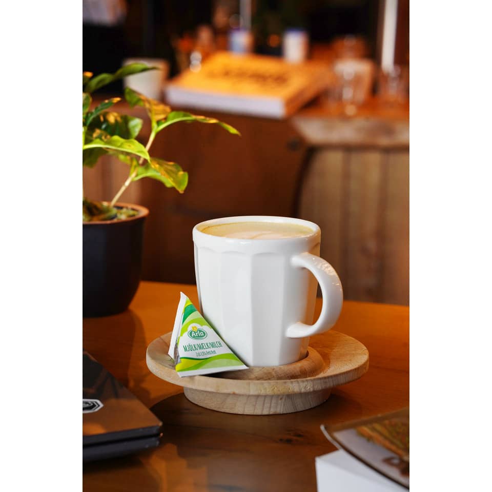 Kaffeebecher, Becher, Mug, Tasse, Milchschaum