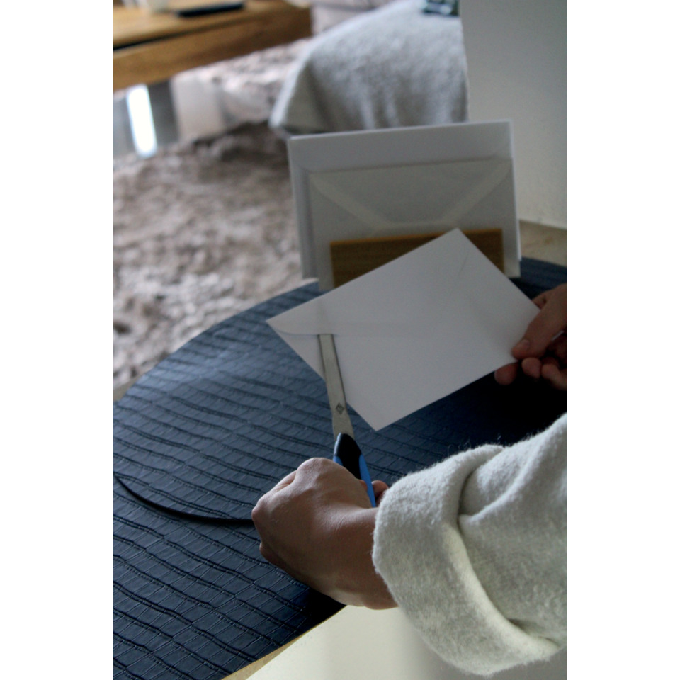 Schere, Schneiden, Briefkartengröße, weiße Karte, Envelope/Kuvert