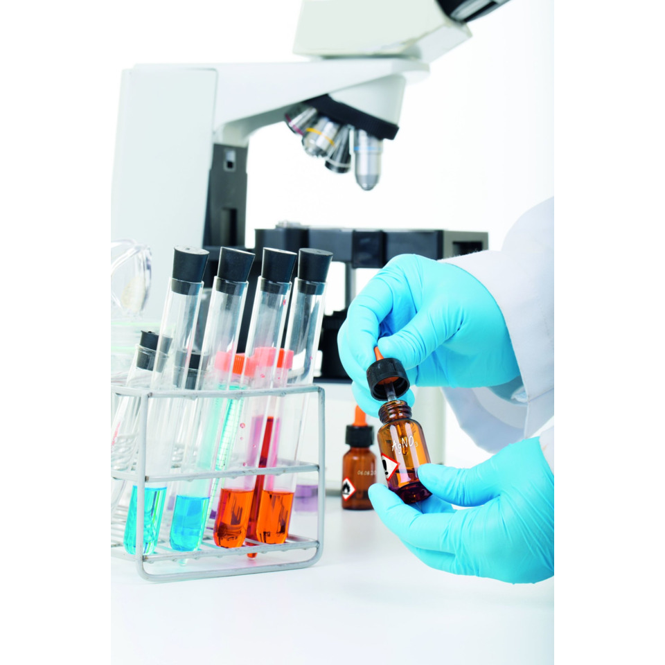 Labortuben, Reagenzröhrchen, Chemikalien, Handschuhe, Abfüllflasche, Laborlabor, Schutzhandschuhe, Pipetten, Reagenzgläser, Chemikalienbehälter